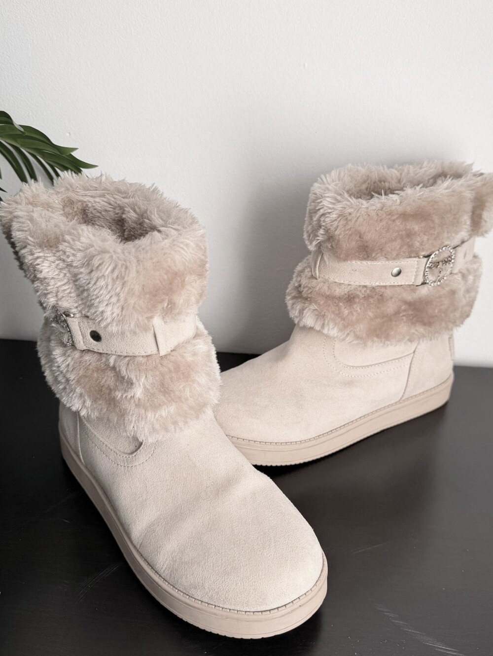 Cozy Tan Fur-Lined Women's Guess Boots